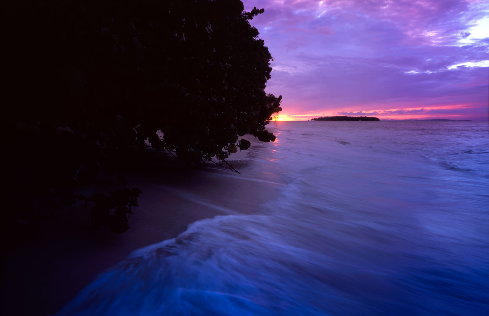 Moonlight Ferry to Zapatilla Cays